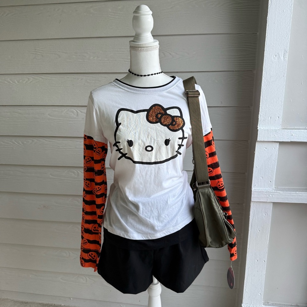 Y2K/ 2000’s Hello Kitty Halloween Juniors Long Sleeve